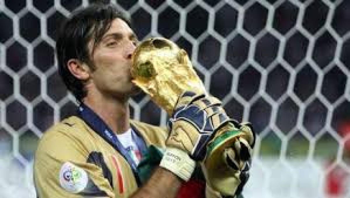 GIGI BUFFON, Leggenda con il Cuore Azzurro - 